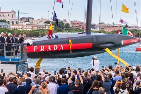 miuccia prada inaugura luna rossa|luna rossa monohull.